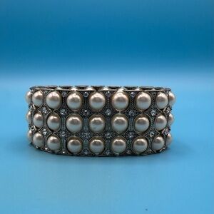 Vintage Stretchable  Elegant Silver and Pearl Bracelet